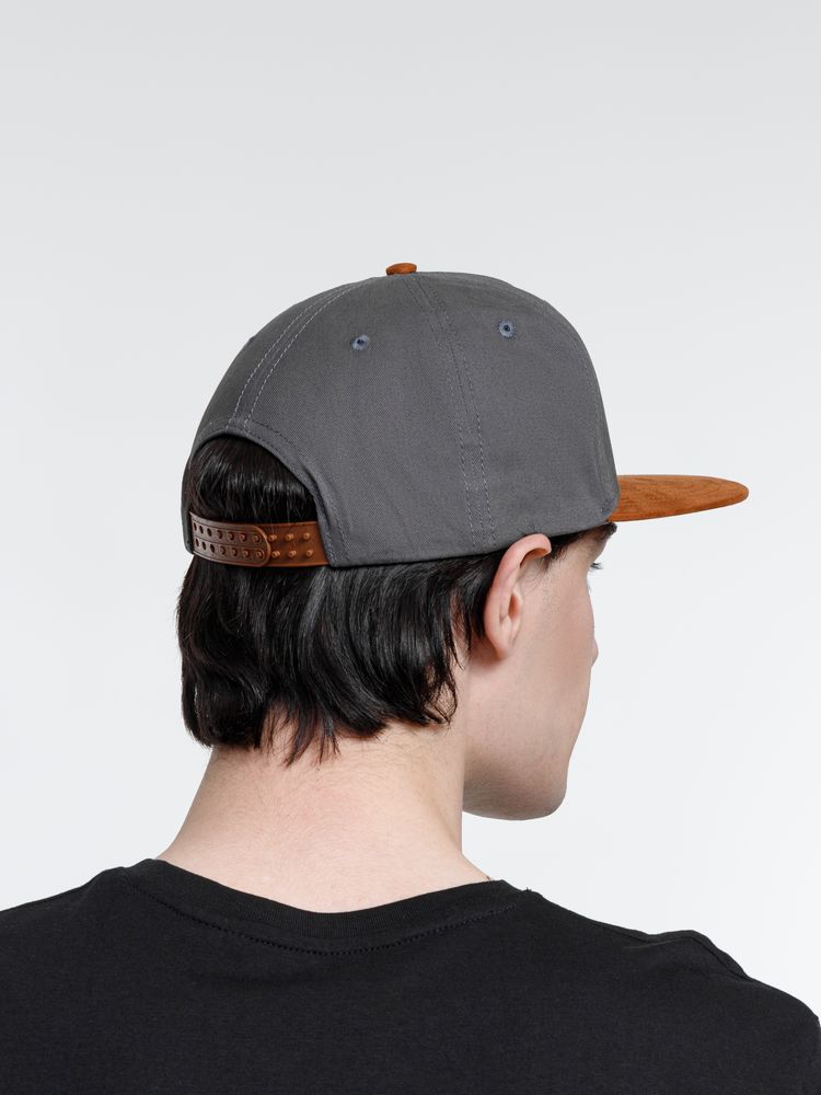 Бейсболка Foreside с прямым козырьком, серая с коричневым / Миниатюра модельного (1000)