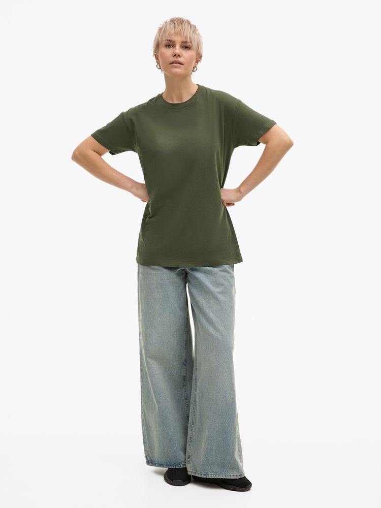 Футболка унисекс Regent 150, темный хаки / Миниатюра модельного (1000)