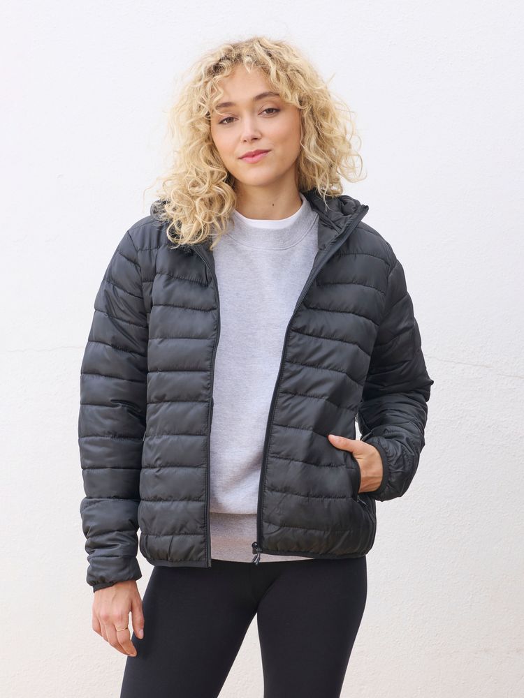 Куртка с капюшоном женская Stream Women, черная / Миниатюра модельного (1000)