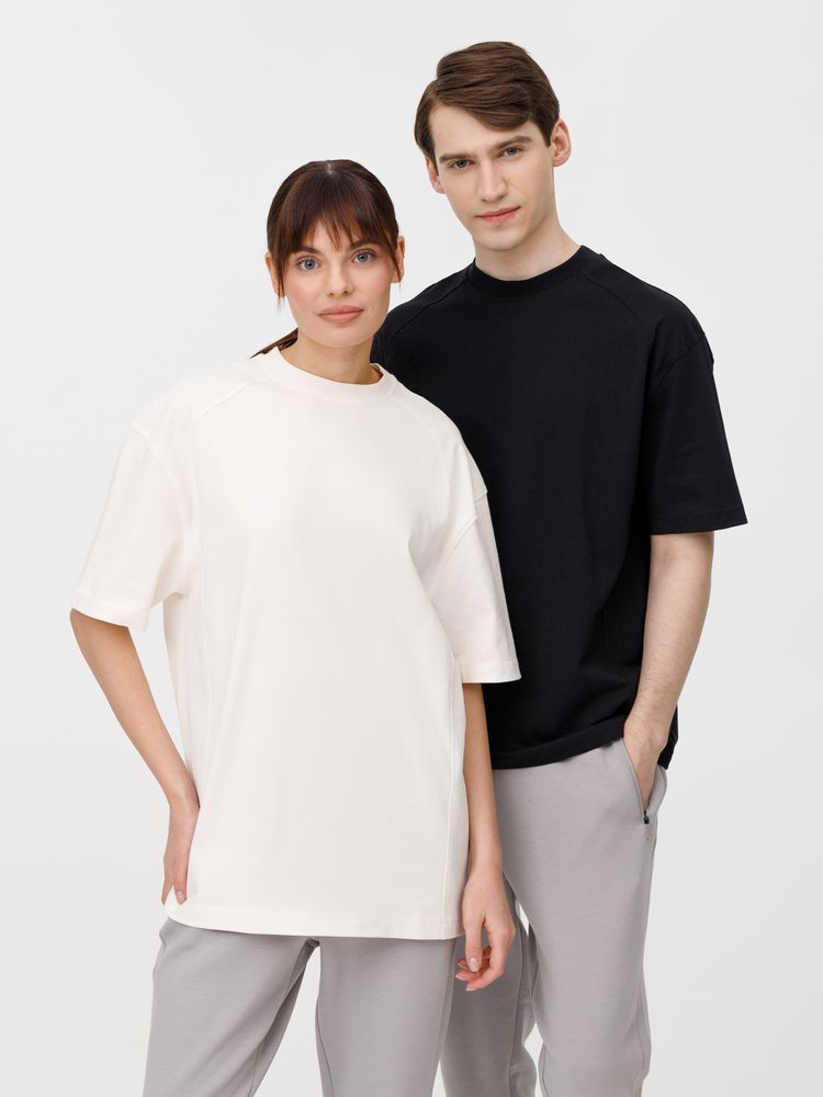 Футболка оверсайз унисекс Sideline, молочно-белая / Миниатюра модельного (1000)