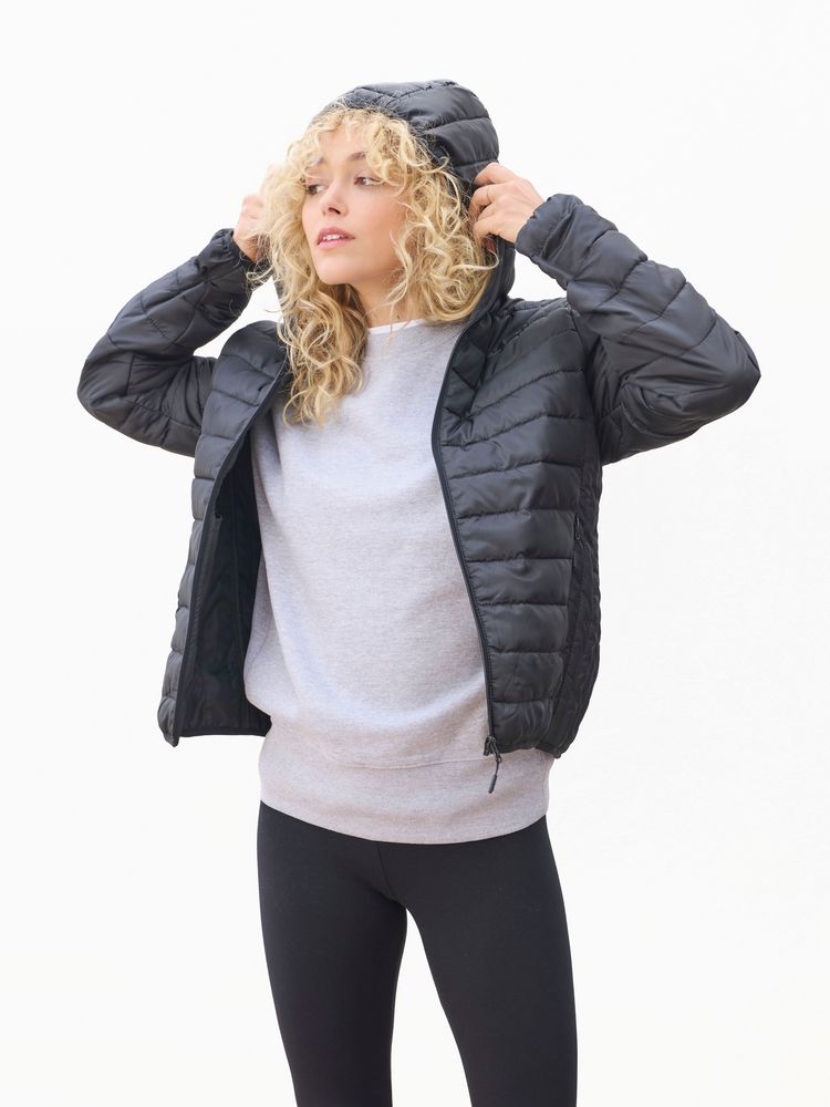 Куртка с капюшоном женская Stream Women, черная / Миниатюра модельного (1000)