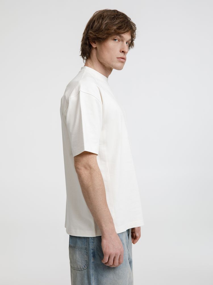 Футболка оверсайз унисекс Sideline, молочно-белая / Миниатюра модельного (1000)