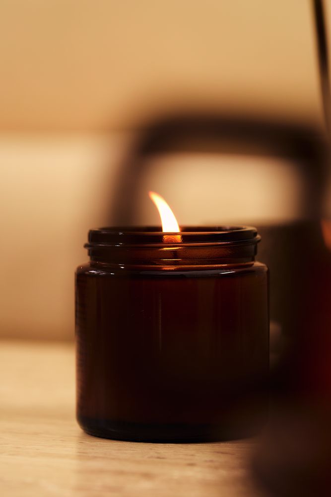 Свеча ароматическая Calore, лаванда и базилик / Миниатюра имиджевого (1000)