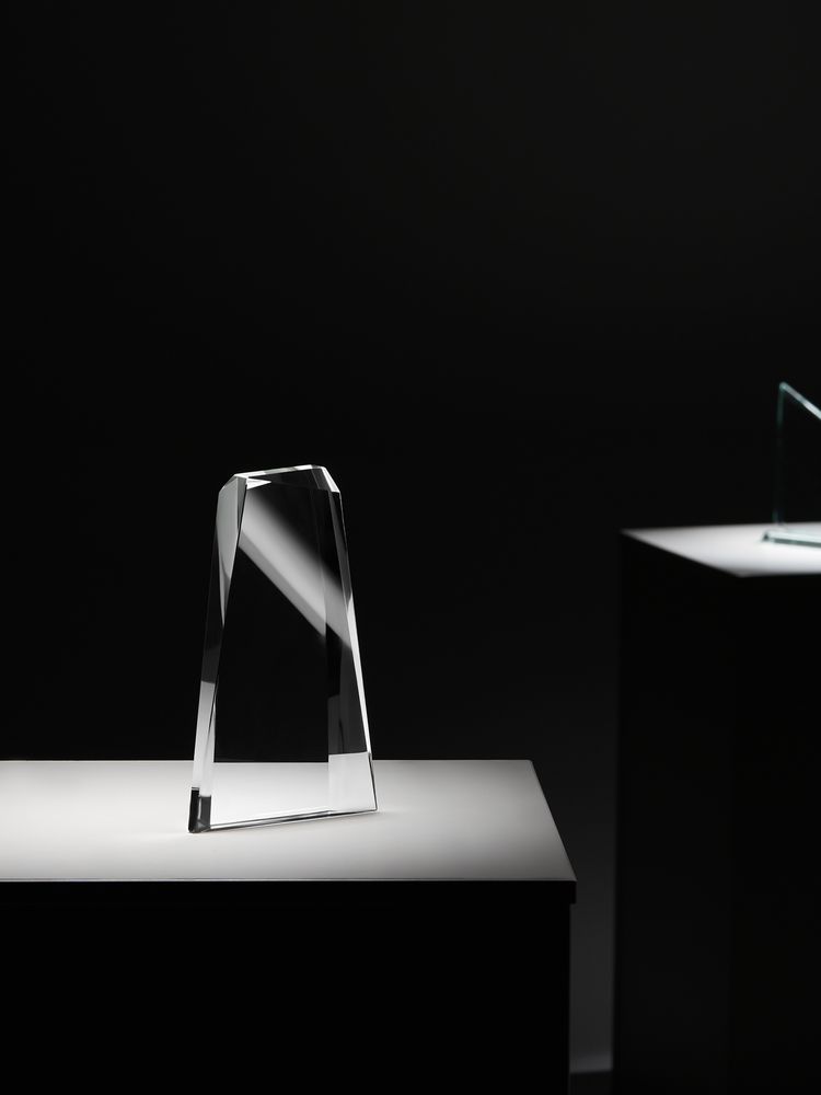 Стела Eminence, большая, в подарочной коробке / Миниатюра имиджевого (1000)