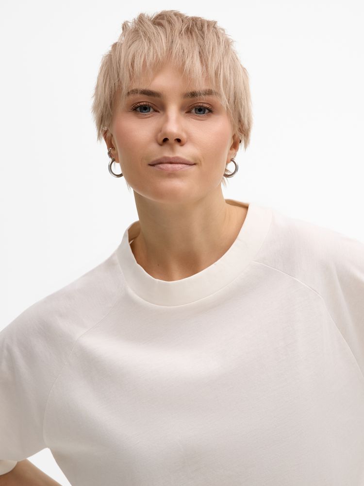 Футболка унисекс T2, молочно-белая / Миниатюра модельного (1000)