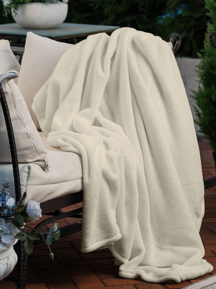 Плед Plush, бежевый / Миниатюра имиджевого (1000)