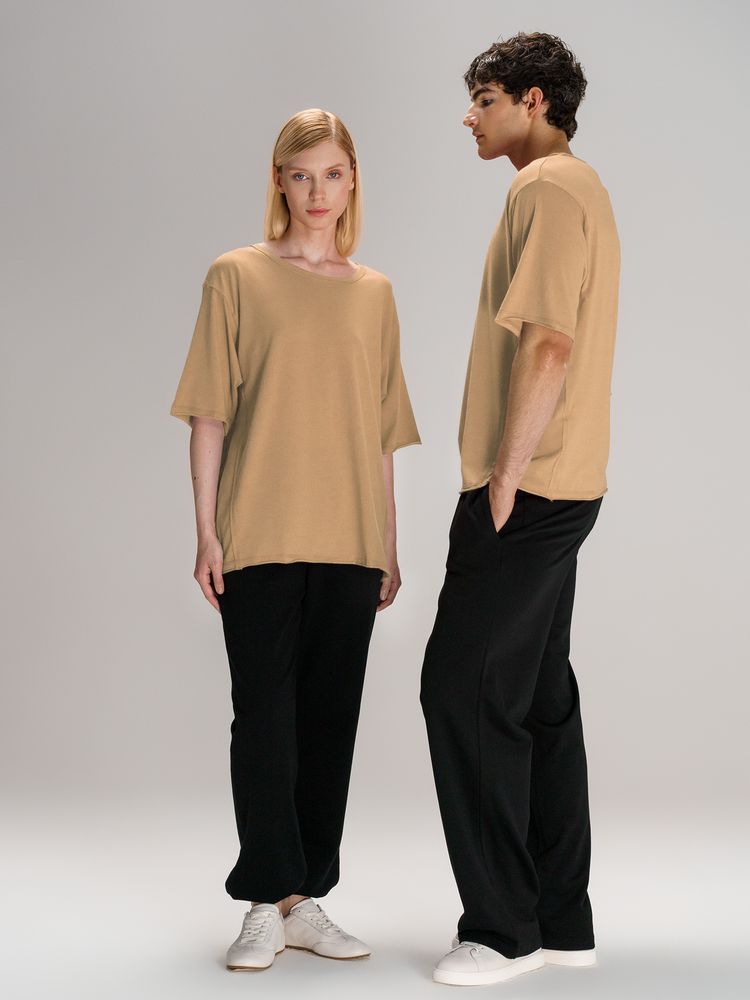 Футболка оверсайз унисекс Vozduh, бежевая / Миниатюра модельного (1000)