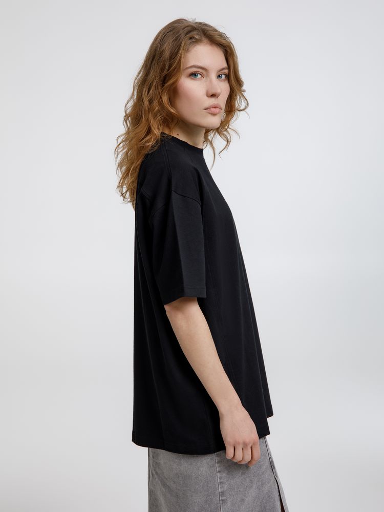 Футболка оверсайз унисекс Sideline, черная / Миниатюра модельного (1000)