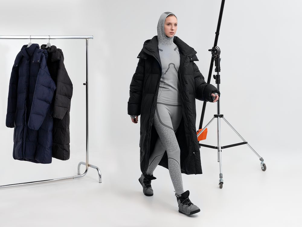 Пуховик унисекс Kapsula, черный / Миниатюра модельного (1000)