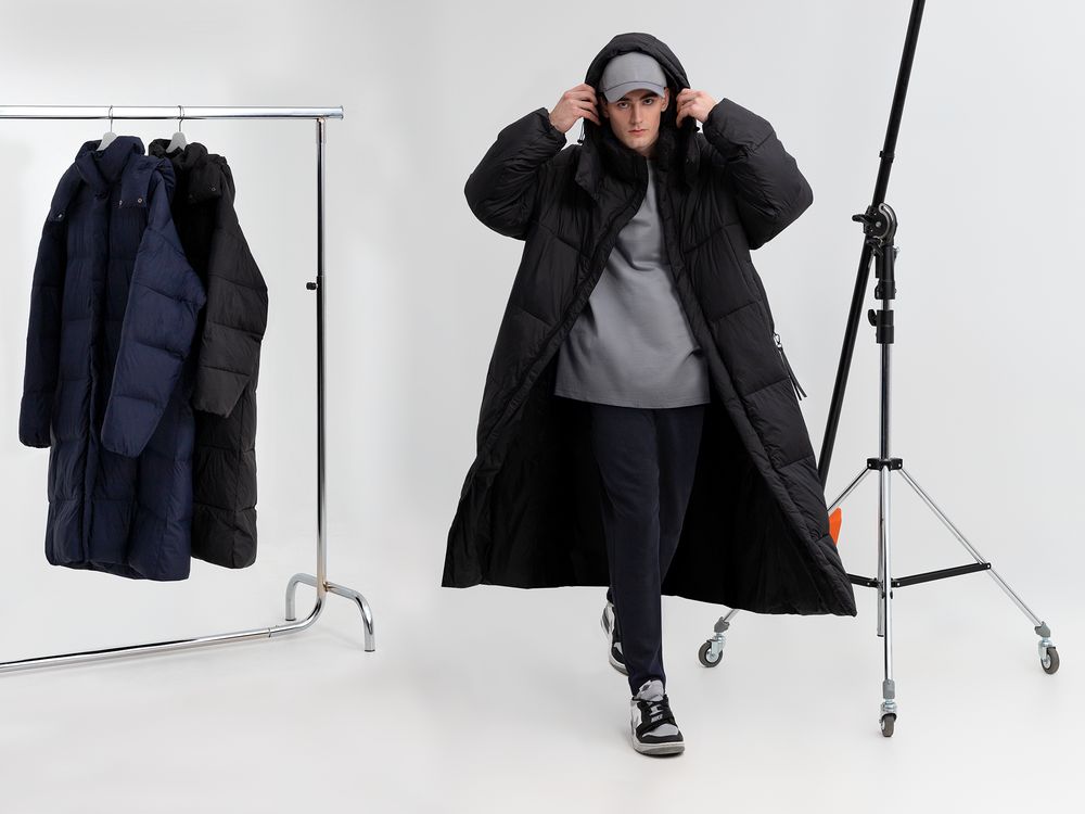 Пуховик унисекс Kapsula, черный / Миниатюра модельного (1000)