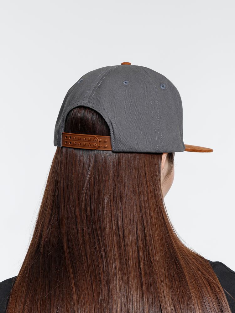 Бейсболка Foreside с прямым козырьком, серая с коричневым / Миниатюра модельного (1000)