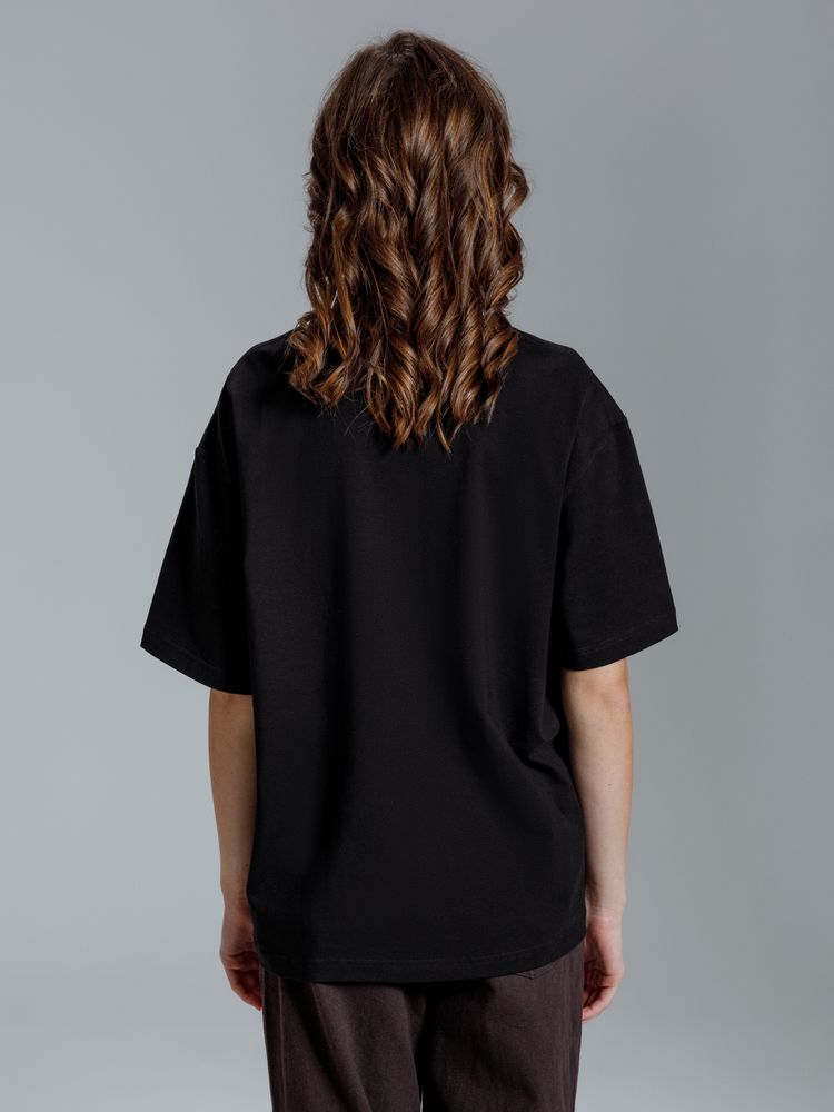 Футболка оверсайз Kangas, черная / Миниатюра модельного (1000)