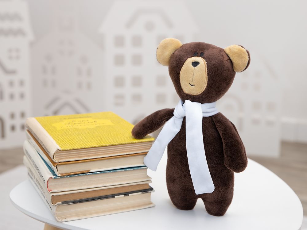 Игрушка Beastie Toys, мишка с белым шарфом / Миниатюра WWW (1000)