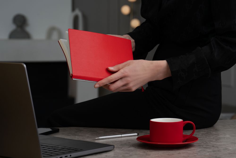 Ежедневник Kroom, недатированный, оранжевый / Миниатюра WWW (1000)