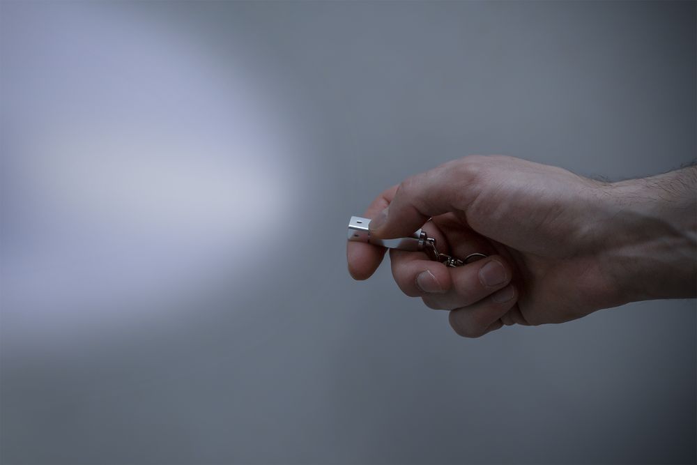 Брелок с фонариком Lumitronic, металлик / Миниатюра WWW (1000)