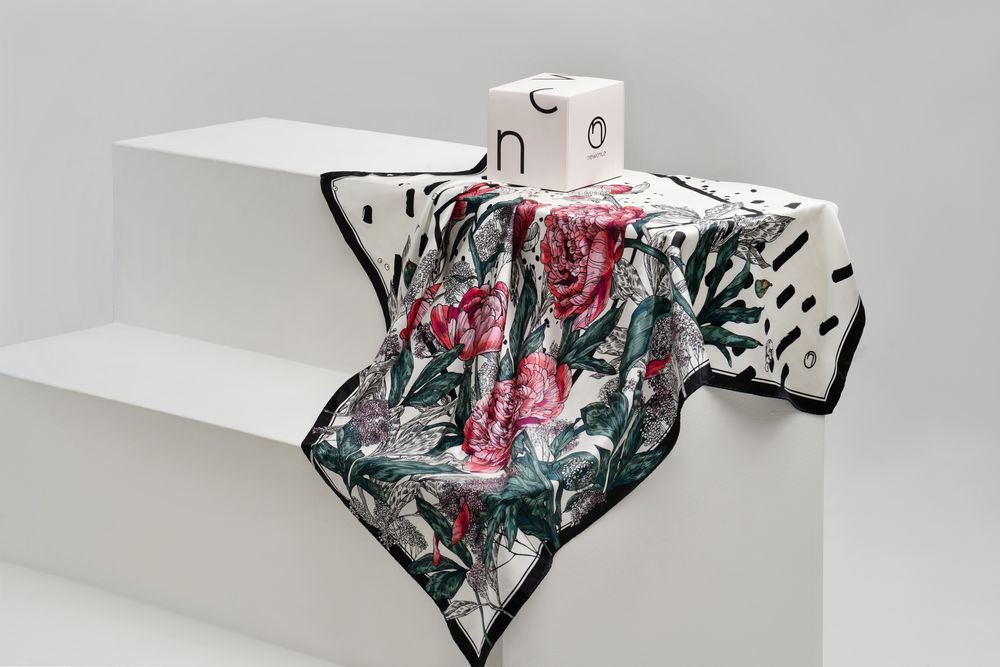 Платок шелковый Delicate, пионы / Миниатюра WWW (1000)