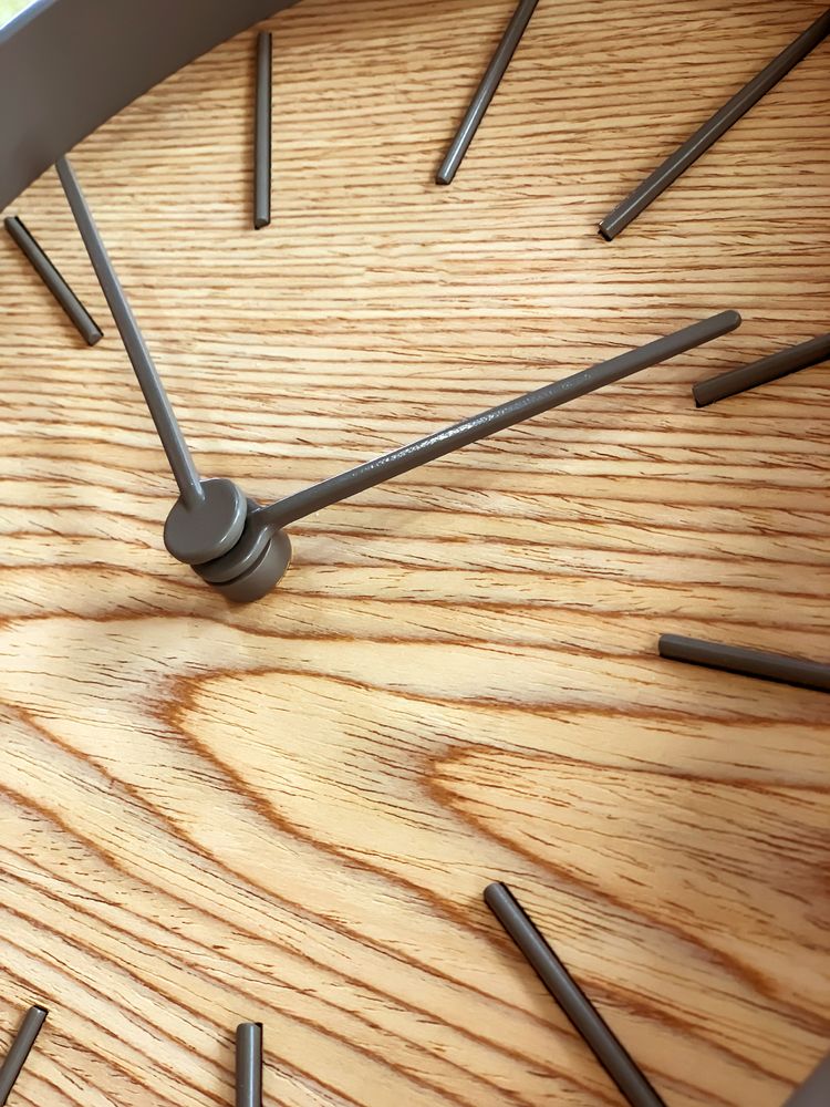 Часы настенные Paco, дуб / Миниатюра WWW (1000)