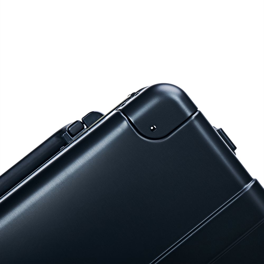 Чемодан Metal Luggage, черный / Миниатюра WWW (1000)