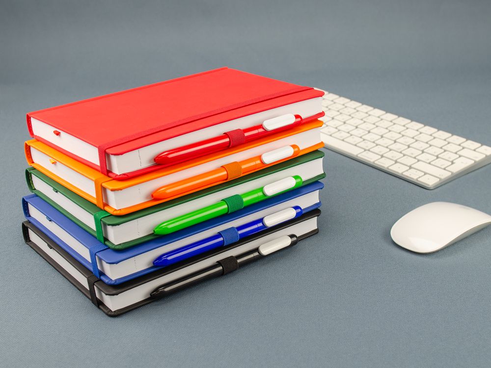 Ежедневник Favor, недатированный, черный / Миниатюра WWW (1000)