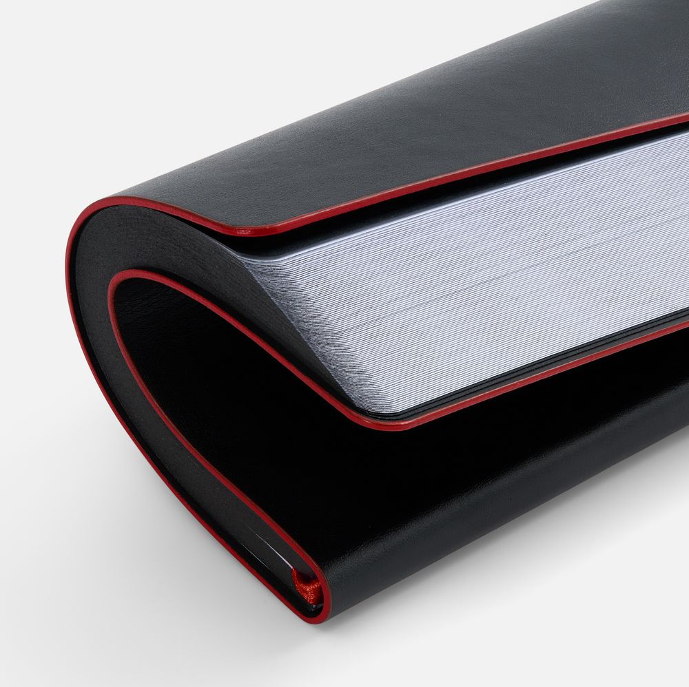 Ежедневник Trait, недатированный, черный с красным / Миниатюра WWW (1000)