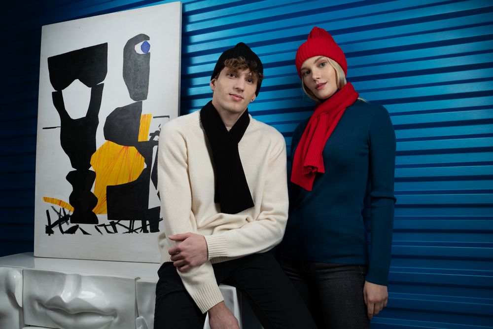 Шапка Yong, черная / Миниатюра WWW (1000)