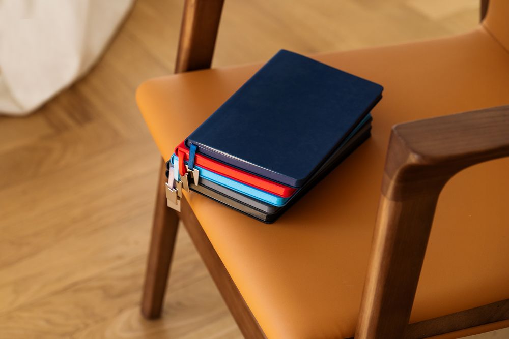 Ежедневник Shall Light, недатированный, оранжевый / Миниатюра WWW (1000)