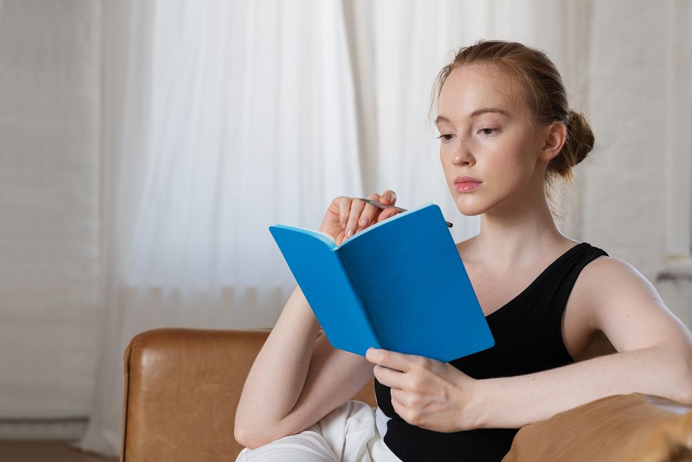 Ежедневник Shall Light, недатированный, оранжевый / Миниатюра WWW (1000)