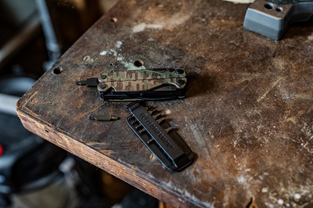 Мультитул Charge Plus, зеленый камуфляж / Миниатюра WWW (1000)