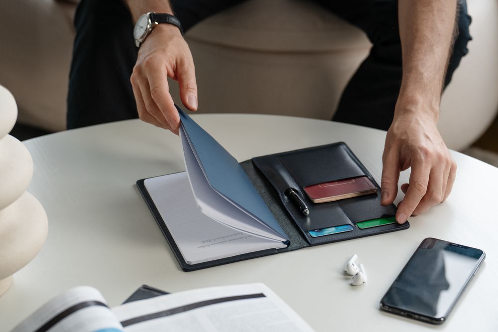 Еженедельник-портфолио Remini, недатированный, черный / Миниатюра WWW (1000)