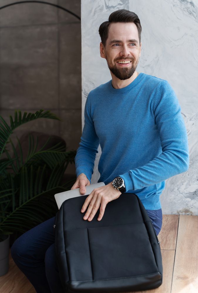 Рюкзак для ноутбука inCity, черный / Миниатюра WWW (1000)