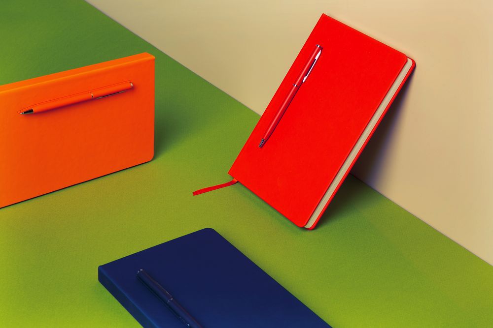 Ежедневник Magnet Shall с ручкой, красный / Миниатюра WWW (1000)