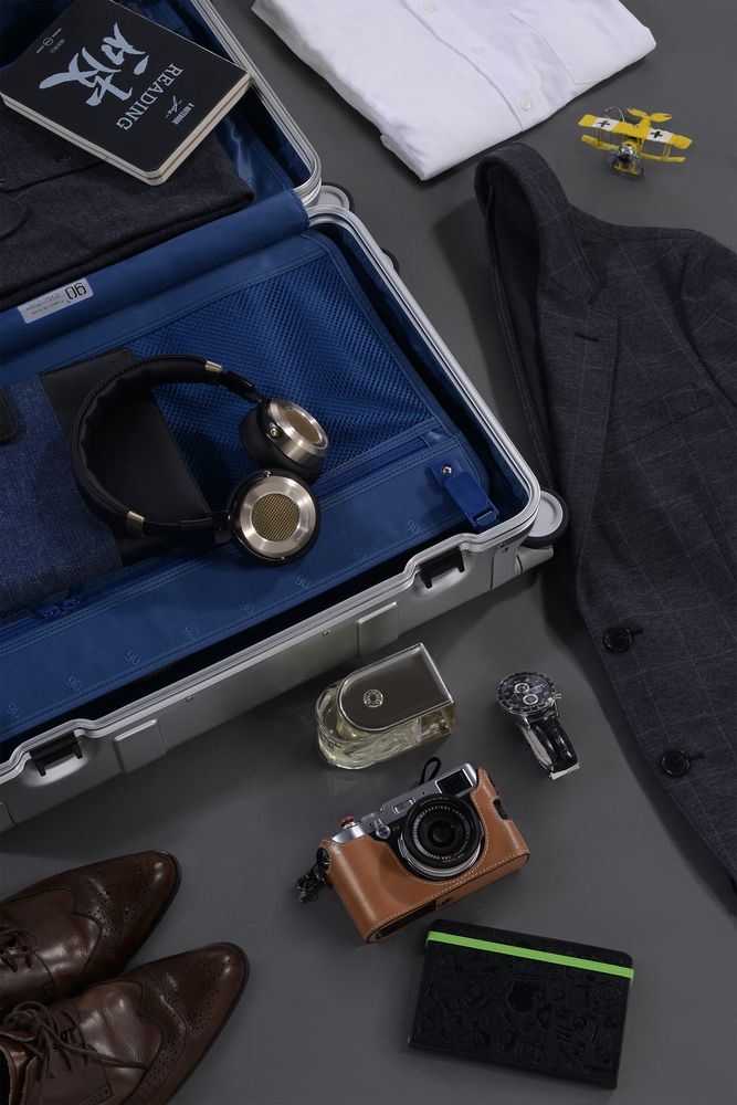 Чемодан Metal Luggage, серебристый / Миниатюра WWW (1000)