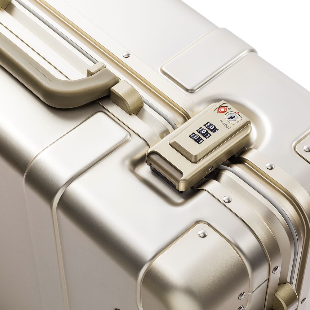 Чемодан Metal Luggage, золотистый / Миниатюра WWW (1000)