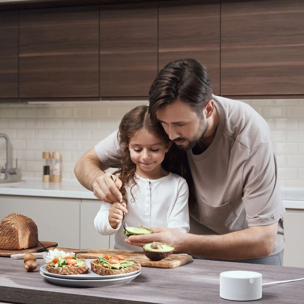 Умная колонка «Новая Яндекс Станция Мини», серая / Миниатюра WWW (1000)