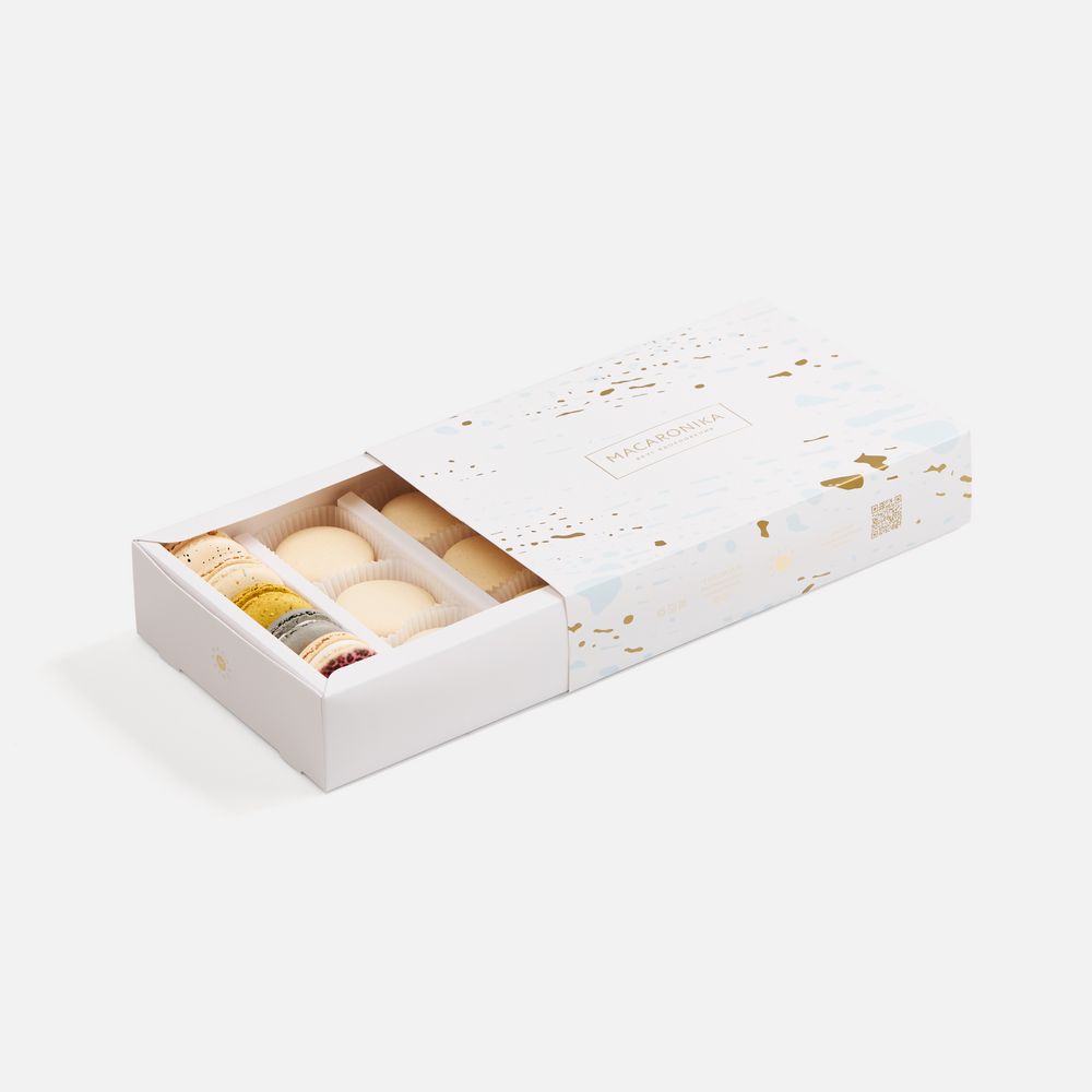 Набор из 18 пирожных макарон / Миниатюра WWW (1000)