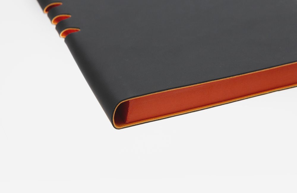 Ежедневник Flexpen Soft Touch, недатированный, черный с оранжевым / Миниатюра WWW (1000)