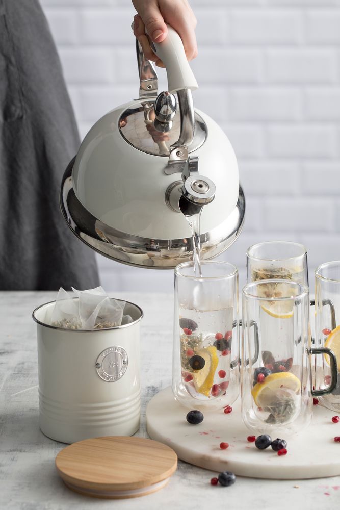 Чайник со свистком Living, кремовый / Миниатюра WWW (1000)