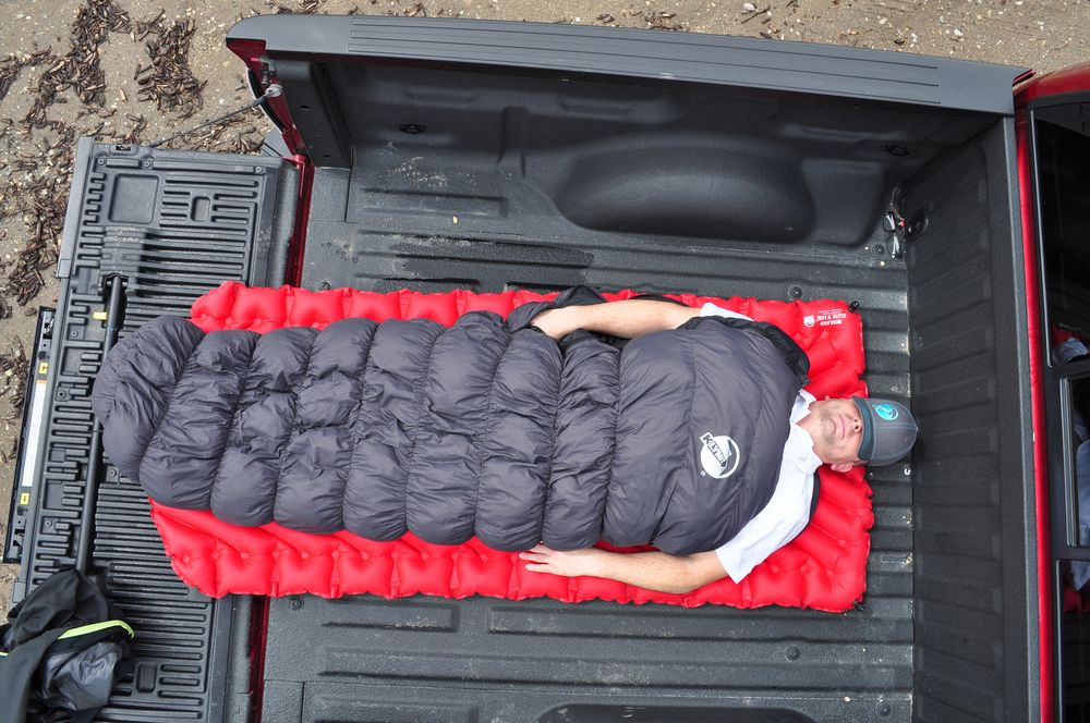 Надувной коврик Insulated Static V Luxe, красный / Миниатюра WWW (1000)