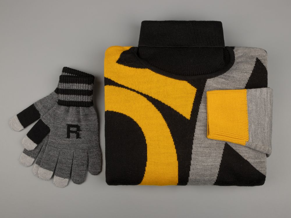 Сенсорные перчатки на заказ Guanti Tok, акрил / Миниатюра WWW (1000)