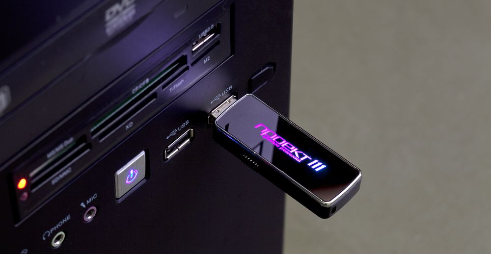 Флешка с подсветкой логотипа Highlight, черная, 8 Гб / Миниатюра WWW (1000)